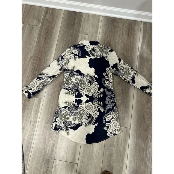 Women’s Blue‎ Floral Tunic Length Button Down Jacket Size S/M #323-L - Picture 4 of 4
